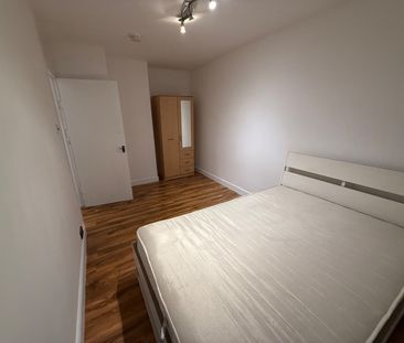 3 Bed Maisonette, Giraud Street, E14 - Photo 6