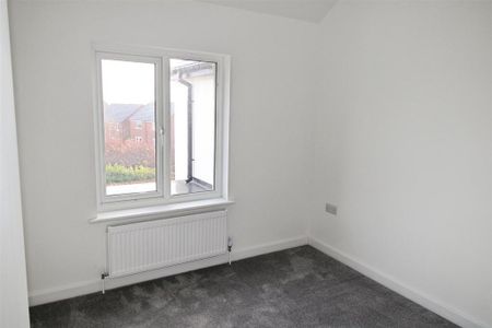 4 bedroom semi-detached house to rent - Photo 5