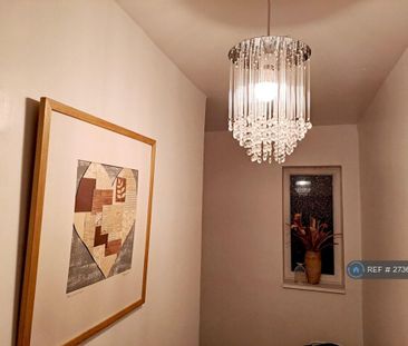 2 bedroom maisonette to rent - Photo 2