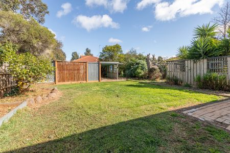 5 Wattle Pl, Melton South VIC 3338 - Photo 2