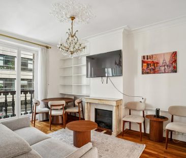 Location Appartement 2 pièces PARIS 8ème - Photo 2