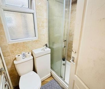 Room in a Shared House, Mossford Street, E3 - Photo 6