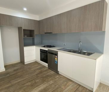 One bedroom, accessible ground floor unit - 20% below market rent! - Photo 3