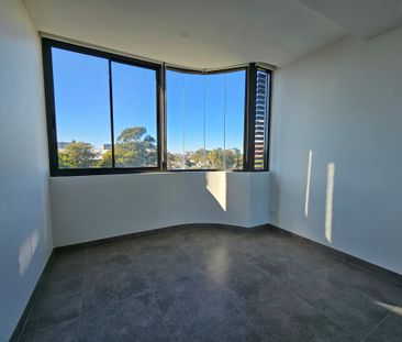 Redfern - Photo 6