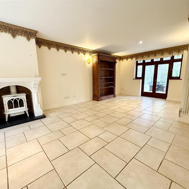 4 bedroom house to rent - Photo 1