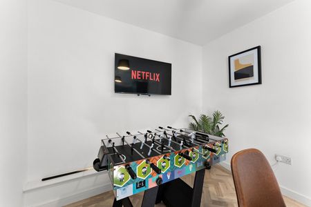 Lacewood Close - Photo 3