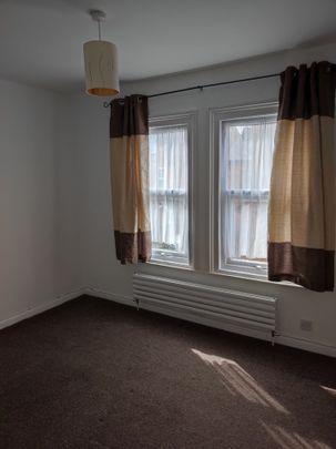 2 Bed Flat, Cholmeley Road, RG1 - Photo 1