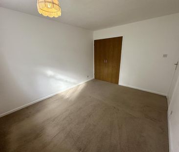 3 bedroom detached bungalow to rent - Photo 2
