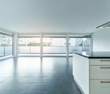 Modern and bright 4.5-room apartment on the ground floor in Bremgarten - Photo 3