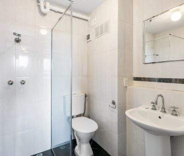 Well located unit in Mosman Park - Photo 6