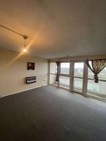 Pitmeadow House, Druids Heath, B14 - Photo 3