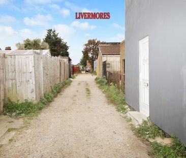 1 bedroom Flat to let - Photo 4