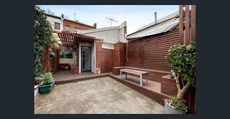 Italianate victorian c.1880 in dynamic Carlton locale - Photo 4