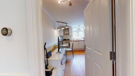 2 bedroom flat to rent - Photo 2