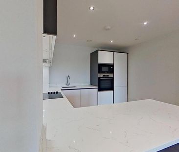 3 bedroom flat to rent - Photo 6