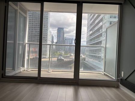 For Lease - 19 Bathurst Street Unit# 707, Toronto, Ontario - Photo 4