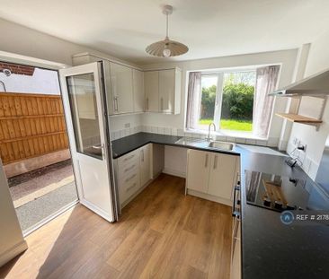 3 bedroom end of terrace house to rent - Photo 3