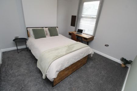 2 bedroom terraced house to rent - Photo 4