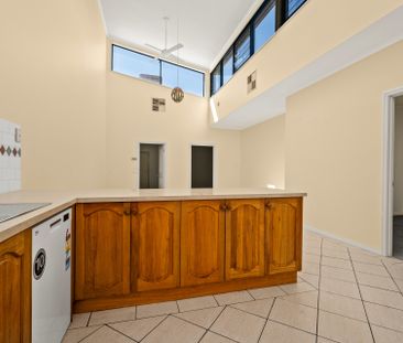 Spacious Apartment With High Ceilings In The Heart Of North Albury - Photo 4