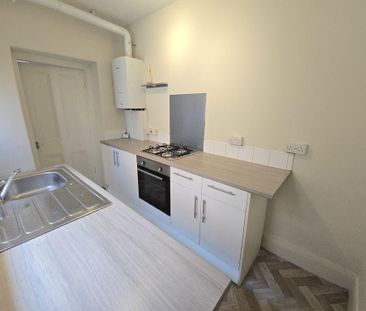 2 bedroom ground floor flat to rent - Photo 6
