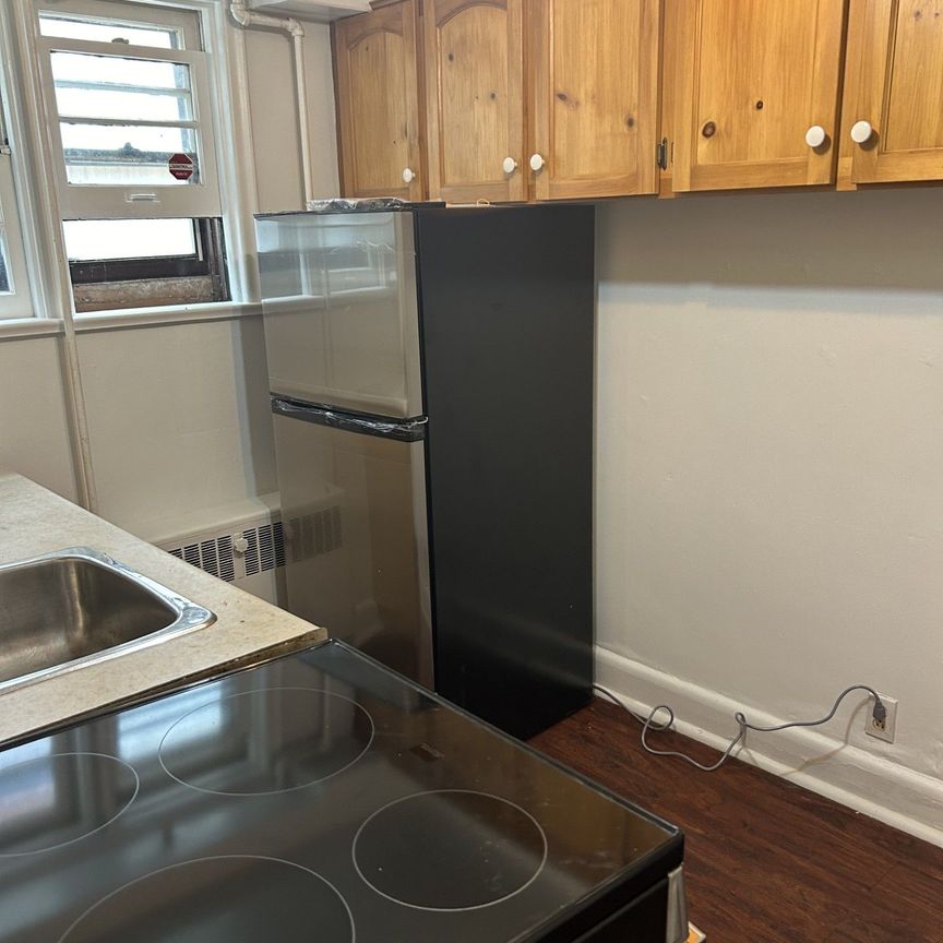 For Lease - 19 Castlefield Avenue Unit# 1, Toronto, Ontario - Photo 1