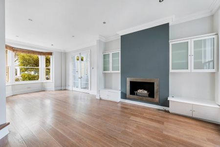 4 bedroom semi-detached house to rent - Photo 2