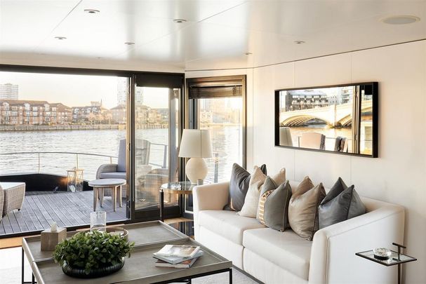 3 bedroom houseboat to rent - Photo 1