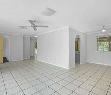 TIDY LOW SET HOME, SIDE ACCESS, SHED IN POPULAR CLINTON! - Photo 3