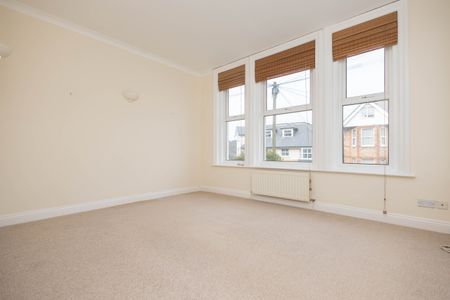 2 bed flat to rent in Burnaby Road, Bournemouth, BH4 - Photo 4