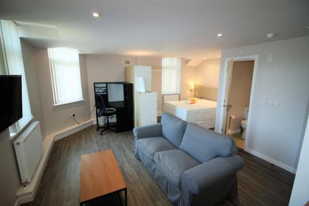 1 bedroom private hall to rent - Photo 3