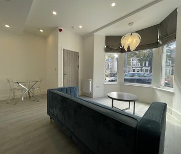 Richmond Parc, Richmond Road, Cardiff - Photo 2