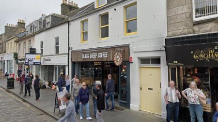 2 bedroom flat to rent - Photo 5