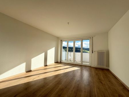 Appartement lumineux de 4 pièces avec balcon et vue dégagée - Foto 3