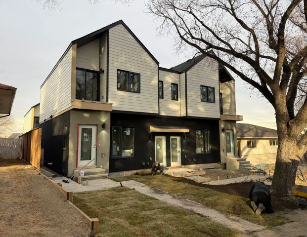 116 43 Ave NE, Calgary — Upper Unit - Photo 1