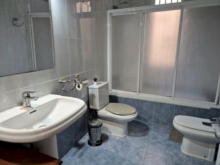 Spacious room in the center of Valencia - Photo 5