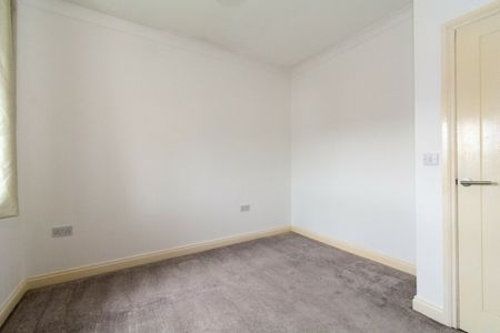 2 Bed House on Coombe Avenue - Photo 5