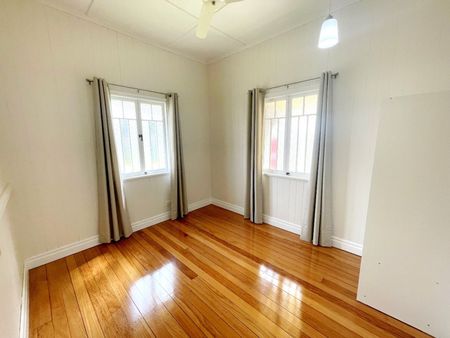 8 Foote Street, 4305, Newtown Qld - Photo 3