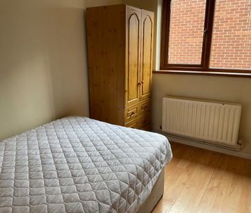 11 Ciaro Street 10 MONTH LEASE, Holylands, Belfast, BT7 1QS - Photo 5