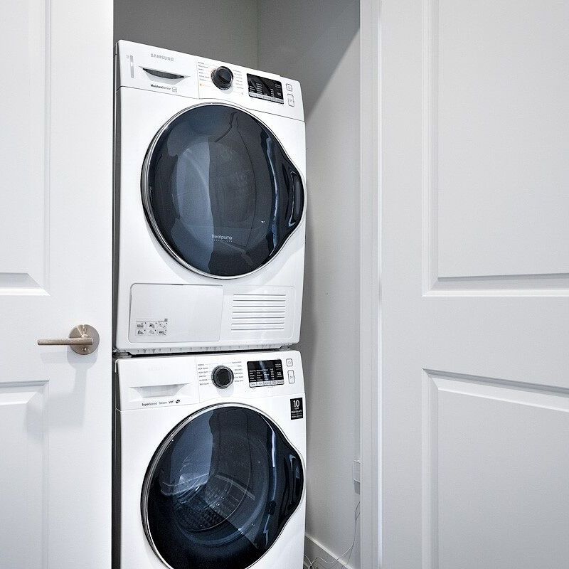 Le James Laval Apartments - Photo 1