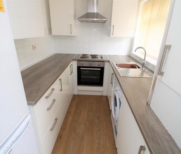 3 bedroom terraced house to rent - Photo 3