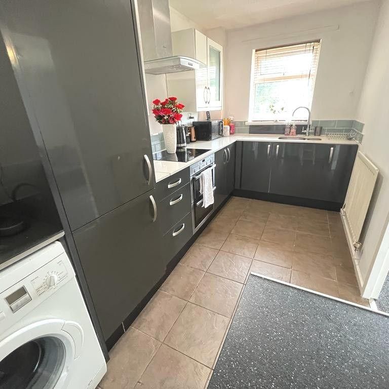 1 bedroom semi-detached house to rent - Photo 1