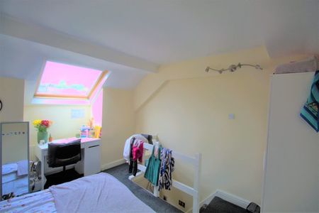 18 Stalker Lees Road, Ecclesall - Photo 2