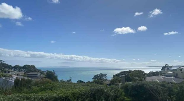 Large Family Home With Beautiful Sea Views - Photo 1