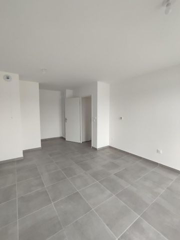 location Appartement T2 DE 42.93m² À ARMENTIERES - Photo 2