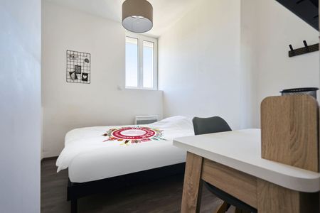 PONSARDIN Roommate 5 Bedrooms at Reims - Photo 3