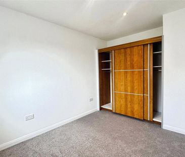 4 bedroom semi-detached house to rent - Photo 2