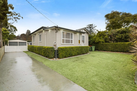 Relaxed Family Living with Pool & Outdoor Entertaining - Photo 4