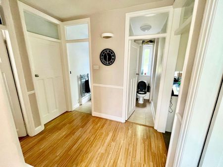 Fieldview Room 2 - Photo 4