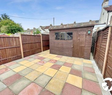 3 bedroom terraced house to rent - Photo 3