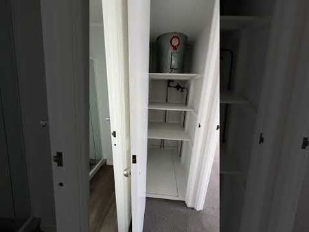 LOCATION IS EXCELLENT !! - Photo 5